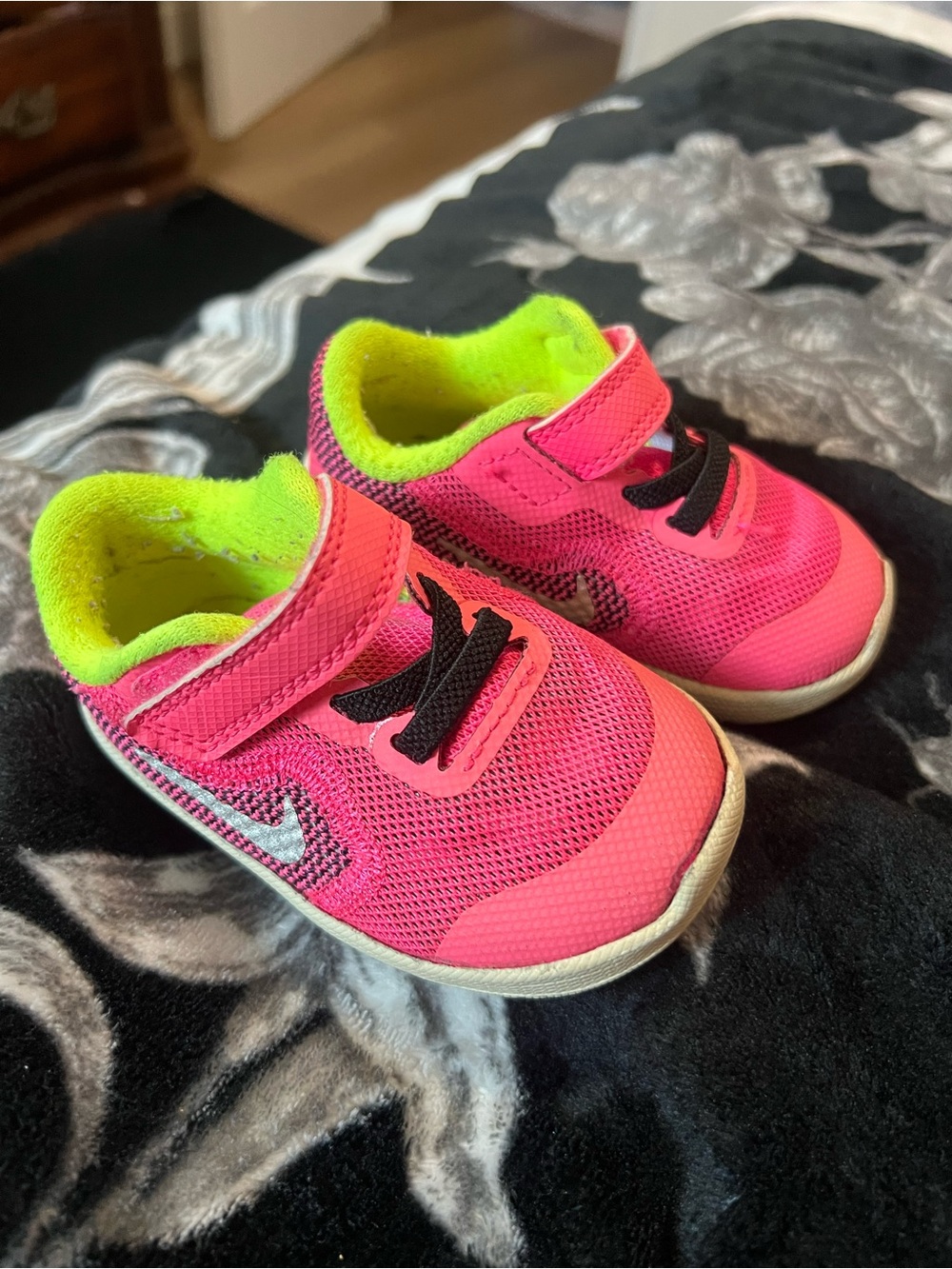 Nike Kids Hot Pink Sneakers with Neon Lime Lining